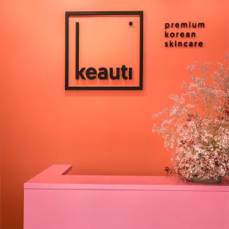 5_conscious_design_interiors_zarattini_Berlin_innenarchitektur_interiordesign_keauti_shop_tresen_orange_rosa_pink